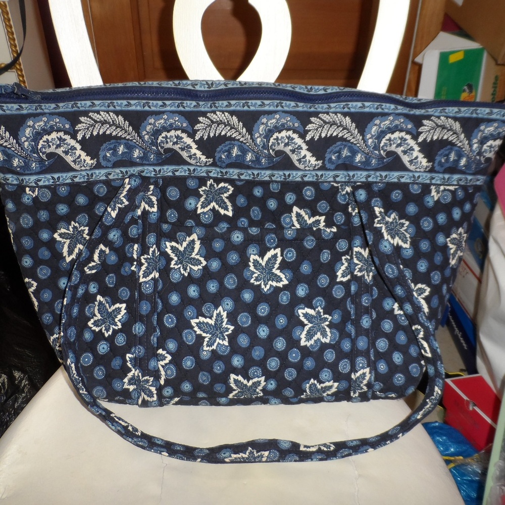 Vera Bradley Miller Bag in retired blue leaf coin